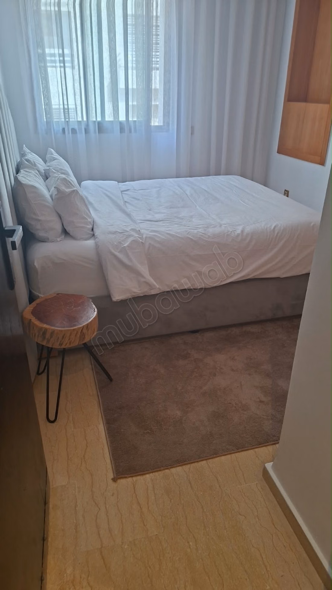Bel appartement en location à Riyad.
Superficie 120 m².
Meublé