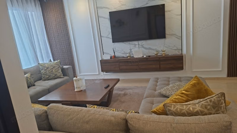 Bel appartement en location à Riyad.
Superficie 120 m².
Meublé