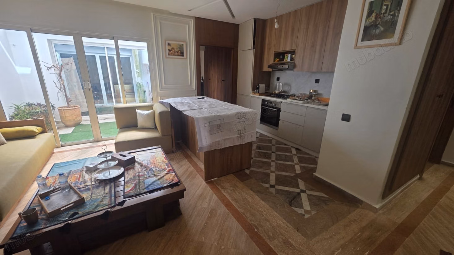 Superbe appartement à vendre à Haut Agdal. 
Surface de 117 m². 
Places de stationnement et terrasse