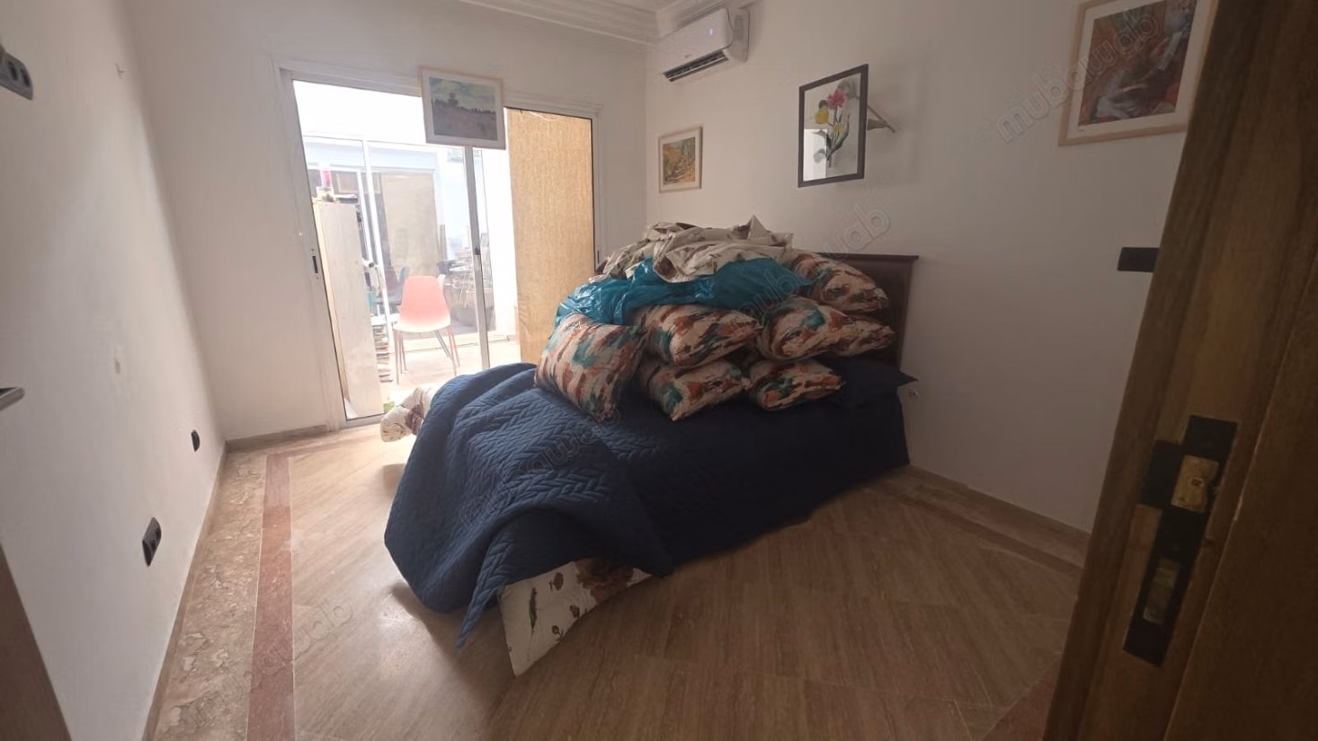 Superbe appartement à vendre à Haut Agdal. 
Surface de 117 m². 
Places de stationnement et terrasse