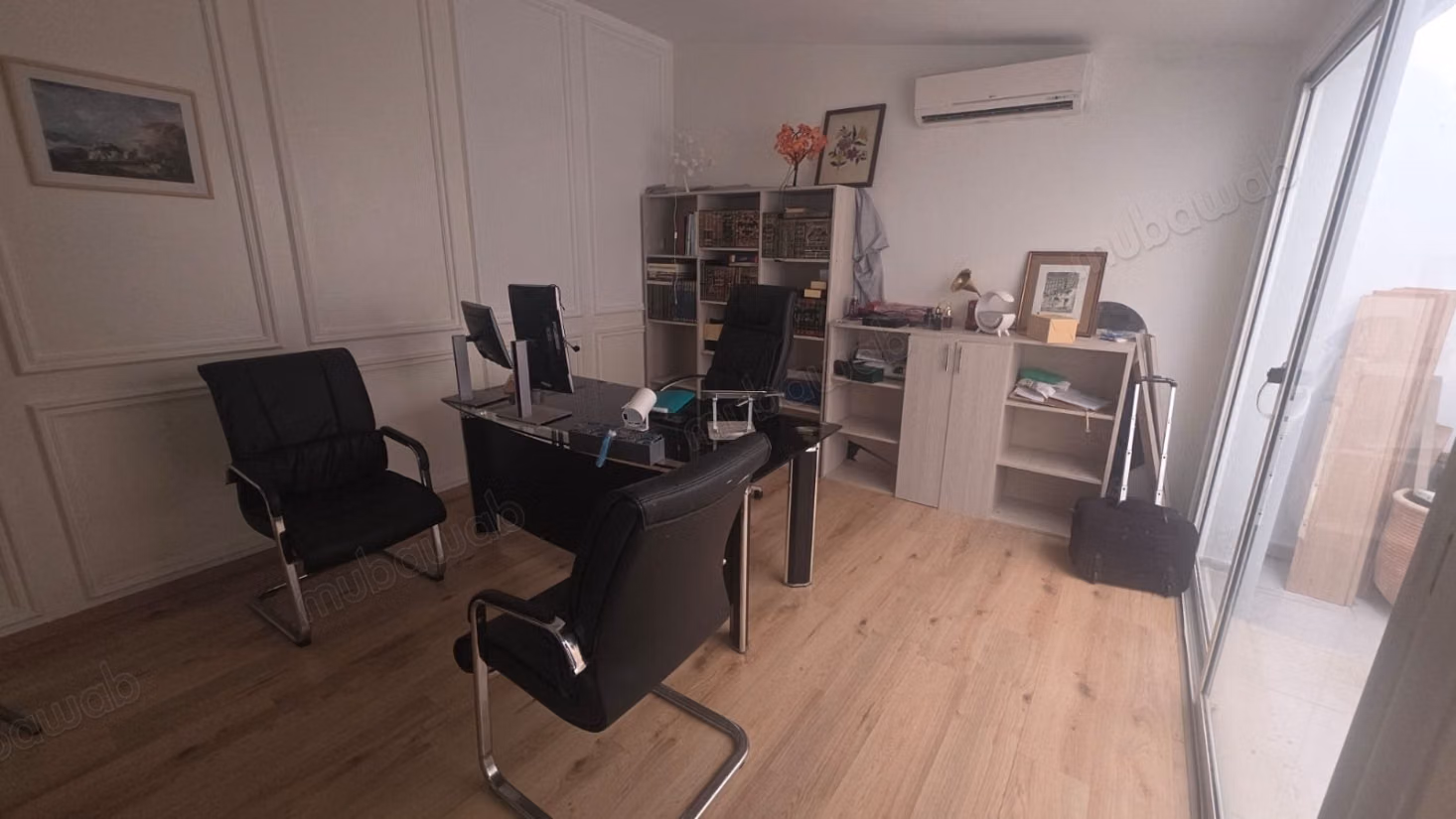 Superbe appartement à vendre à Haut Agdal. 
Surface de 117 m². 
Places de stationnement et terrasse