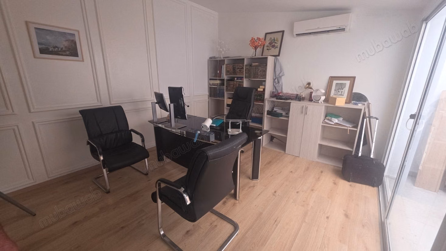 Superbe appartement à vendre à Haut Agdal. 
Surface de 117 m². 
Places de stationnement et terrasse
