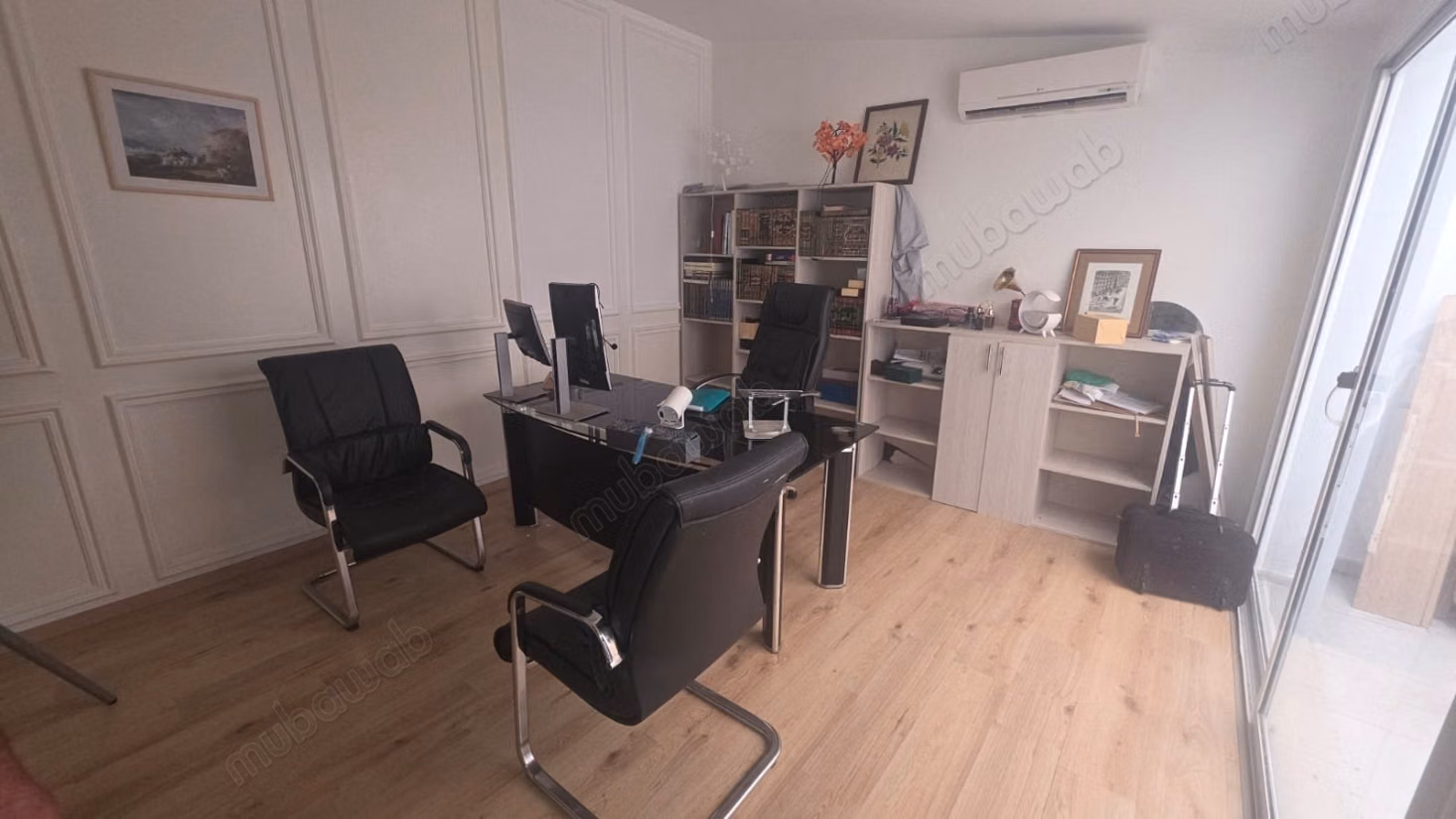 Superbe appartement à vendre à Haut Agdal. 
Surface de 117 m². 
Places de stationnement et terrasse