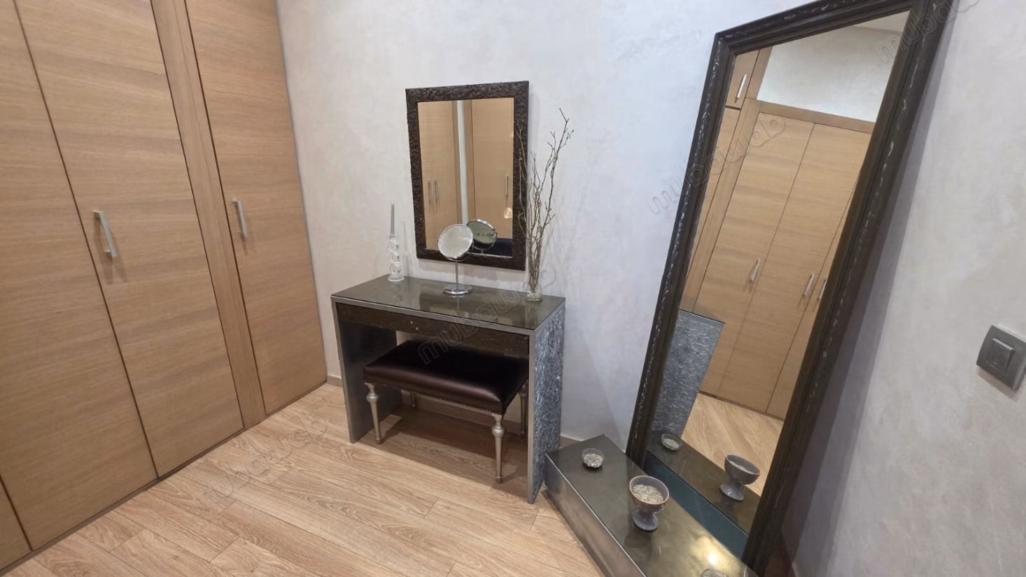 Très bel appartement en location à Rabat.
Superficie 100 m².
Meublé