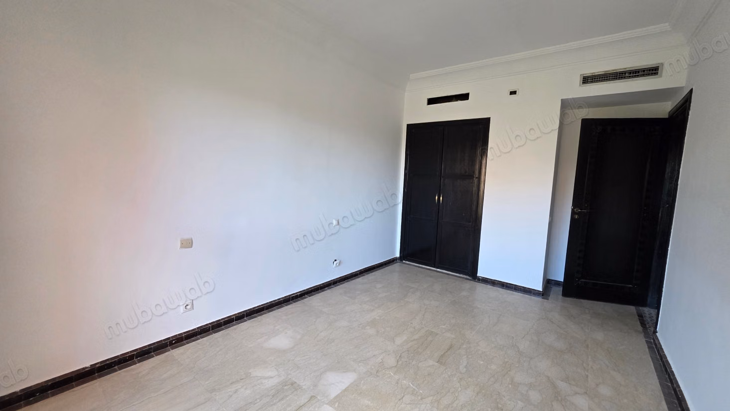 Appartement en location à Boulevard Med 6.3 chambres agréables. Piscine et service de Conciergerie