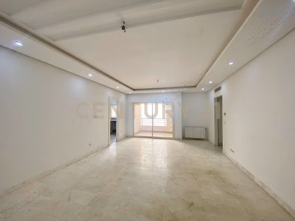 À vendre un appartement en S3 situé à Cité Ennasr 2