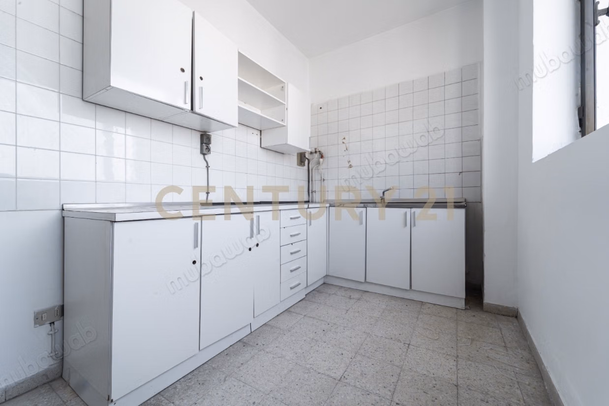 For rent building S0 Lafayette
