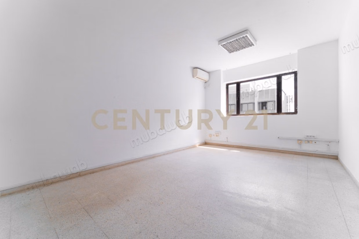 For rent building S0 Lafayette