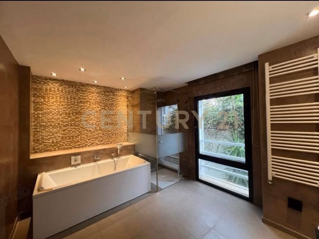À vendre villa S5 El Menzah 1