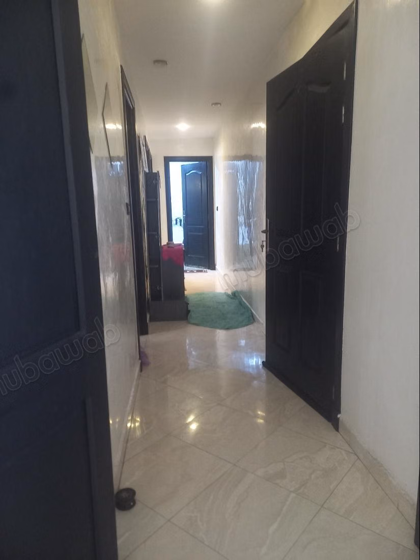 Location d'un appartement à Corniche. 
1 belle chambre. 
Bien meublé