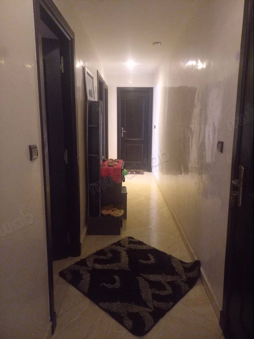 Location d'un appartement à Corniche. 
1 belle chambre. 
Bien meublé