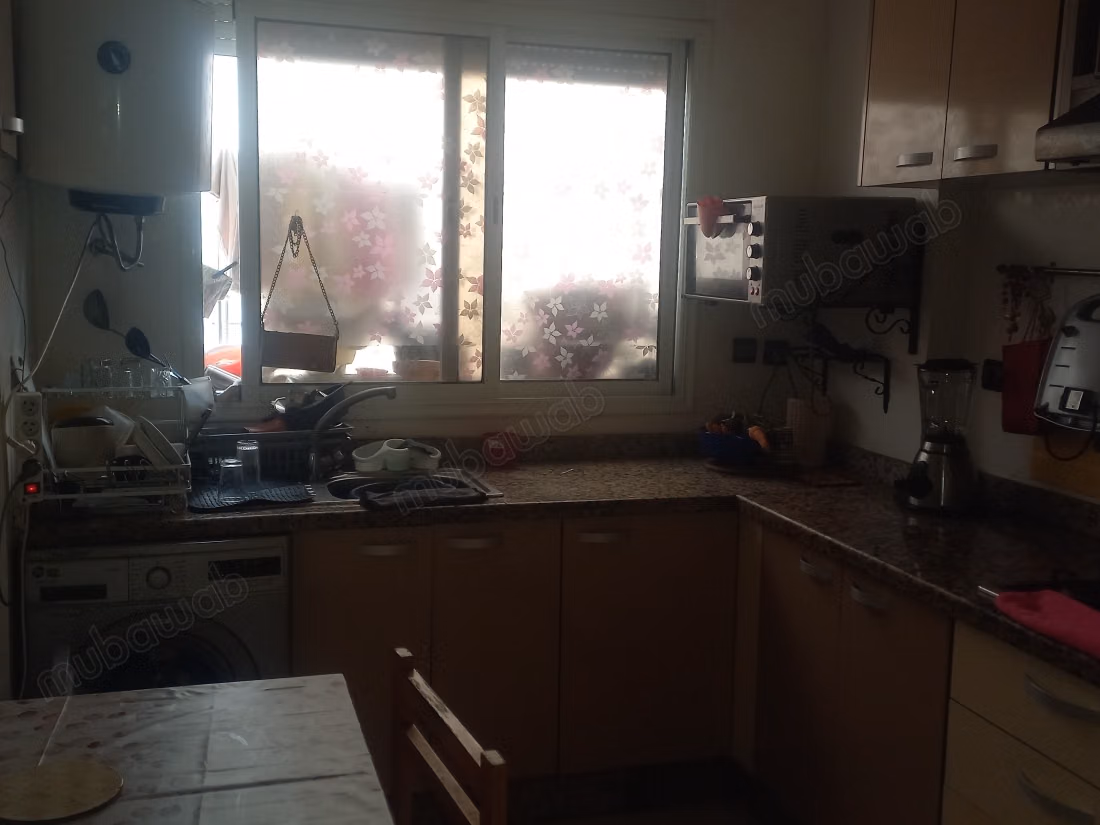 Location d'un appartement à Corniche. 
1 belle chambre. 
Bien meublé