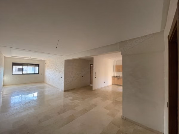 Appartement en vente à Hivernage. 1 Pièce. Ascenseur et terrasse