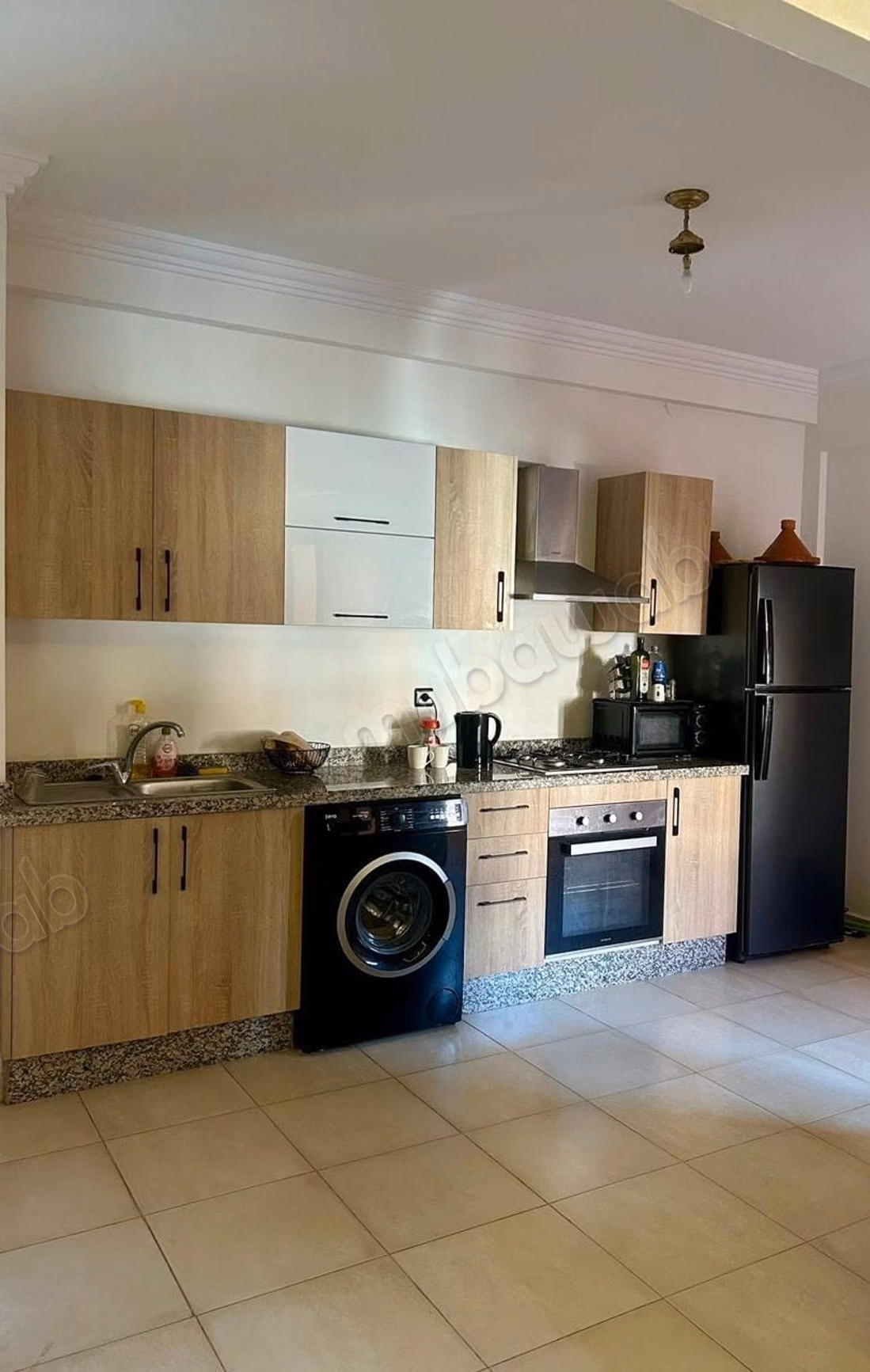 Appartement te koop in Hivernage. Totale oppervlakte 80 m². Gemeubileerd