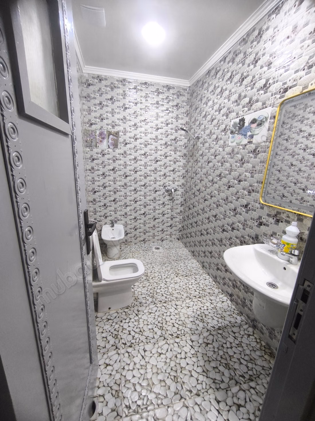 Superbe appartement à louer à Oulfa. 
2 chambres agréables. 
Climatisation