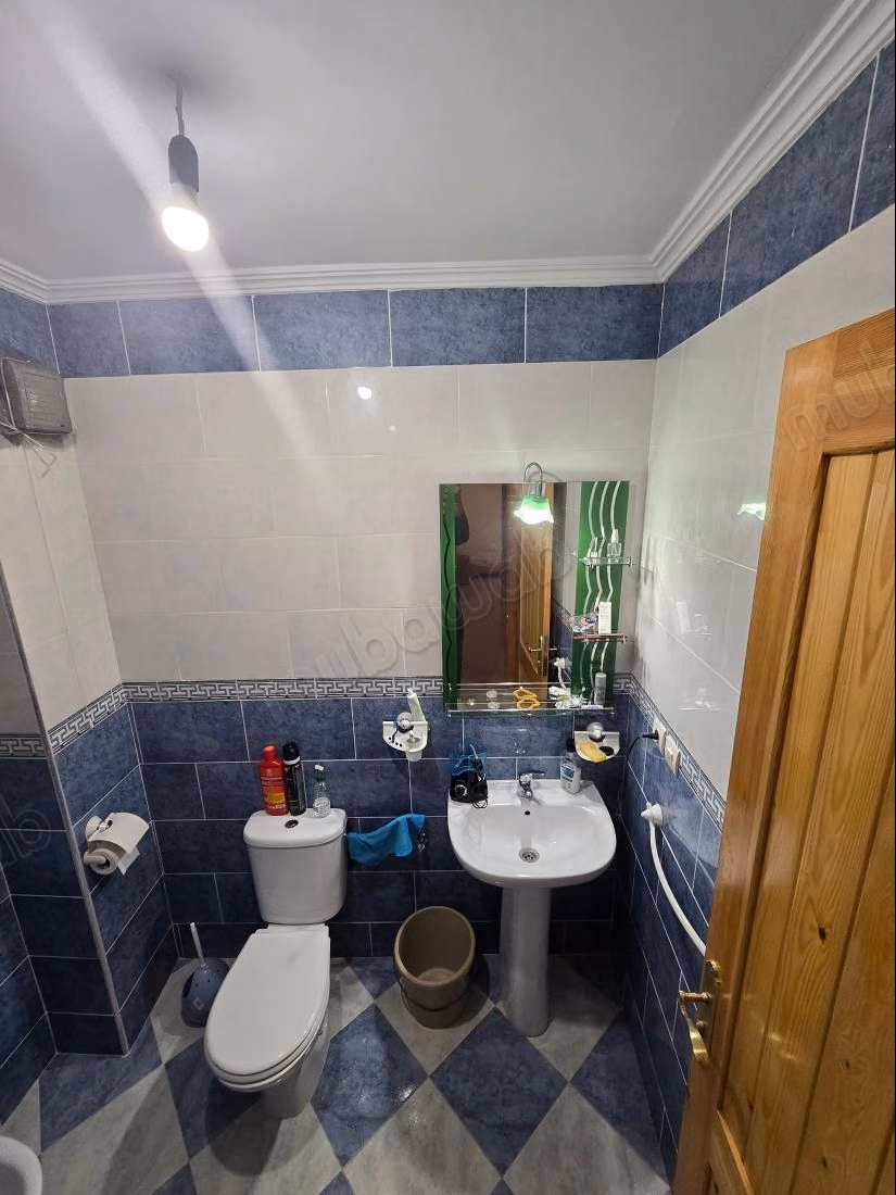 Vend appartement à Martil. Surface totale 64 m². Bien meublé