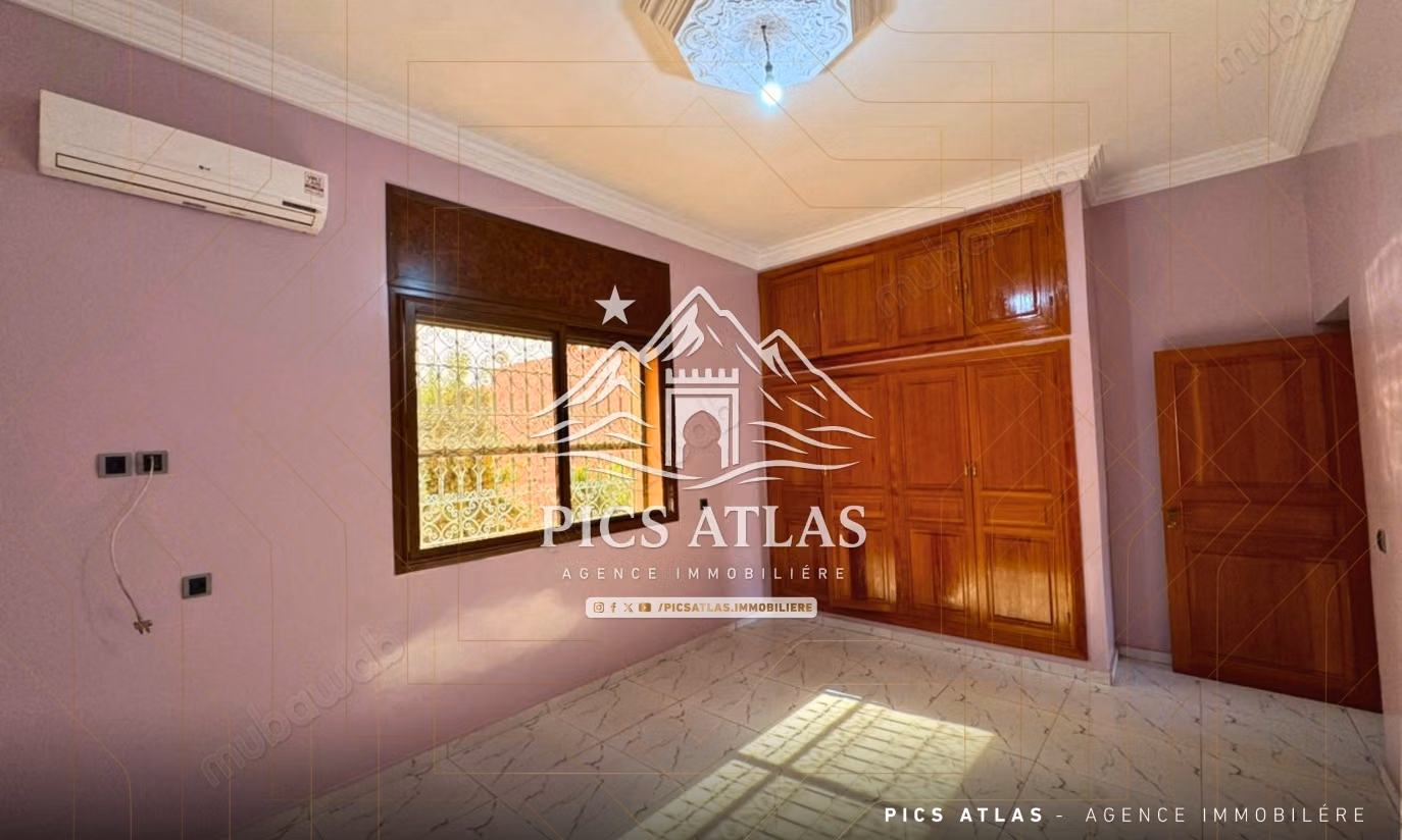 Villa à vendre avec piscine et jardin – Targa, Marrakech
