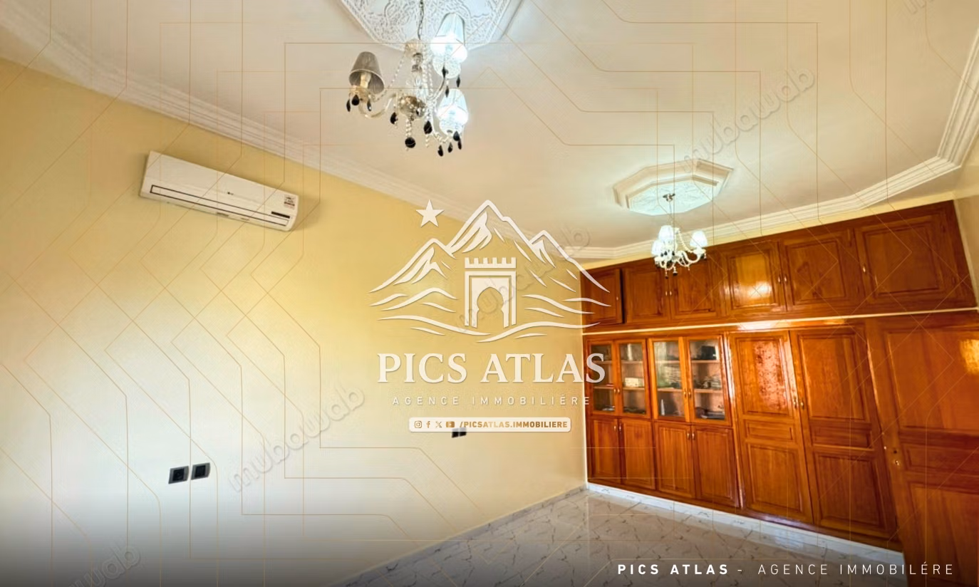 Villa à vendre avec piscine et jardin – Targa, Marrakech