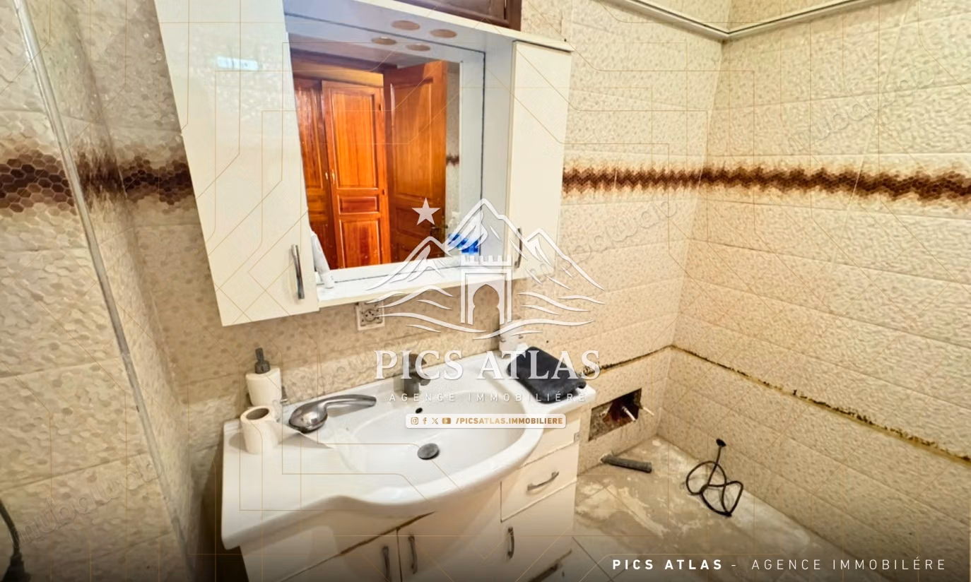 Villa à vendre avec piscine et jardin – Targa, Marrakech