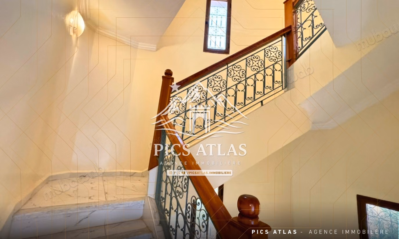 Villa à vendre avec piscine et jardin – Targa, Marrakech