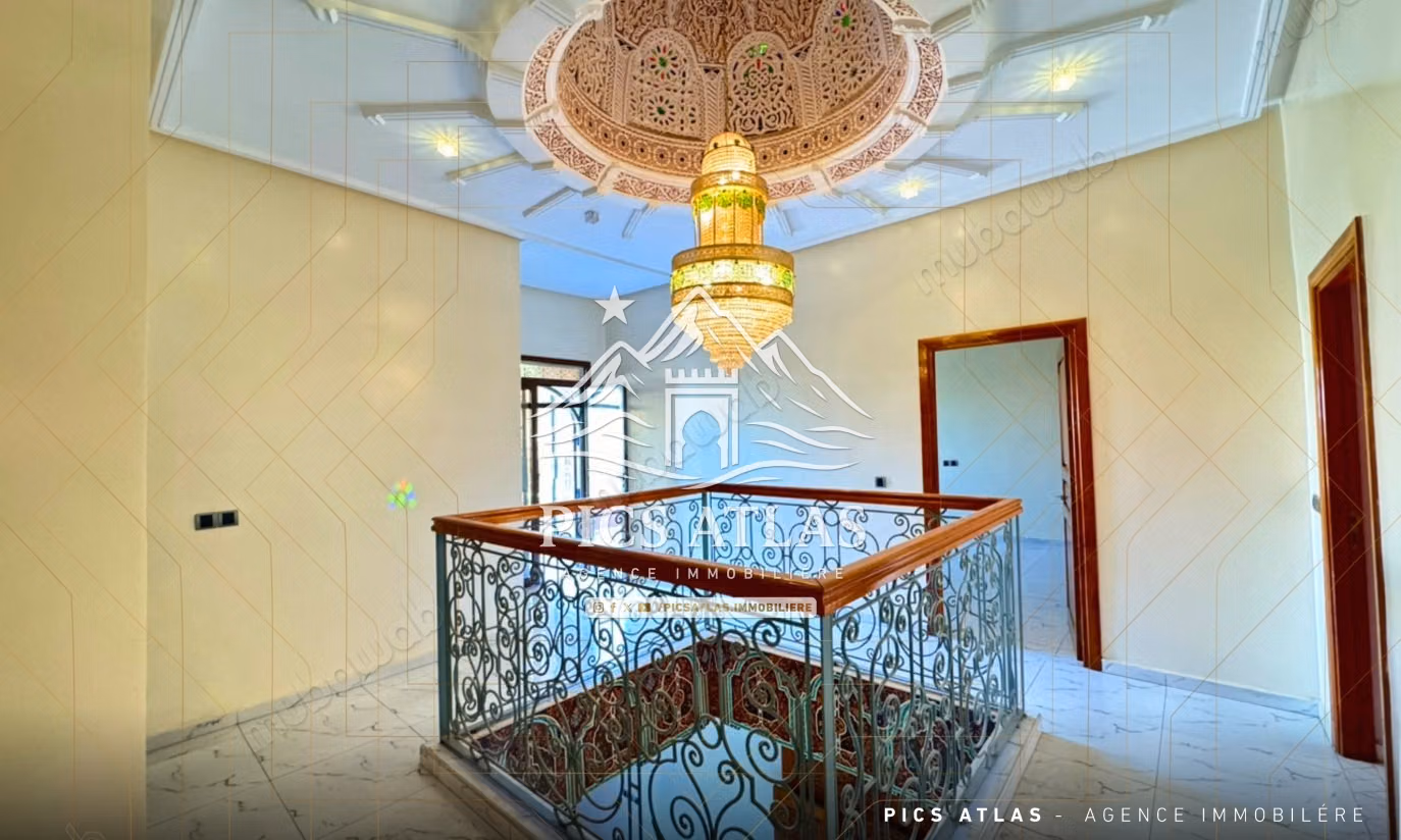Villa à vendre avec piscine et jardin – Targa, Marrakech