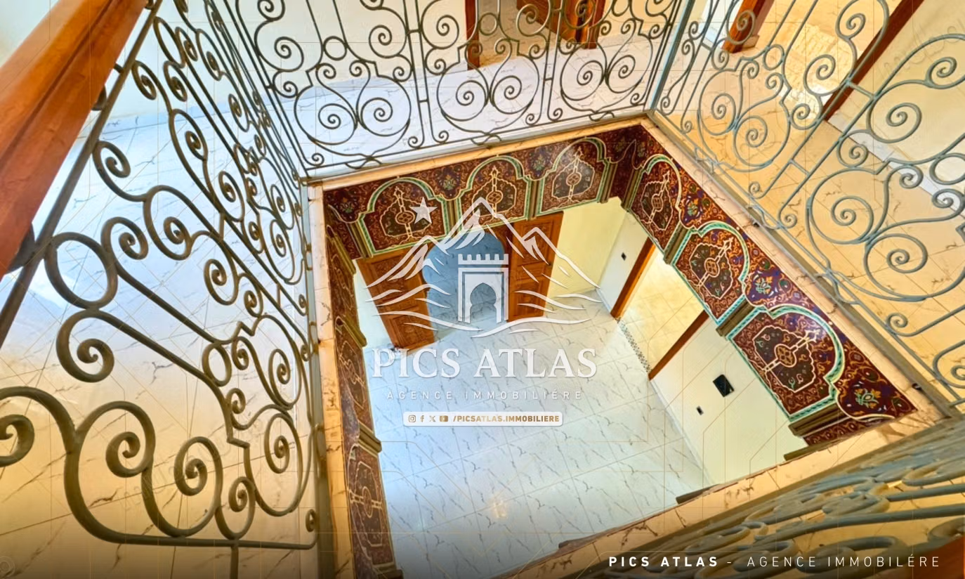 Villa à vendre avec piscine et jardin – Targa, Marrakech