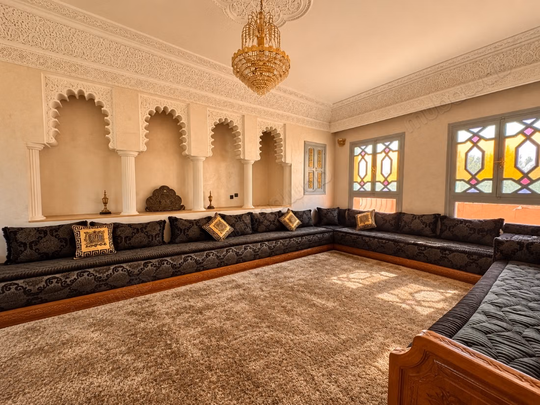 Villa de caractere a ain mezouar piscine, terrasse et beaux volumes