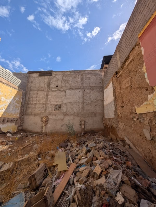 Terrain Titré de 110 m² à Vendre à Bab Doukkala