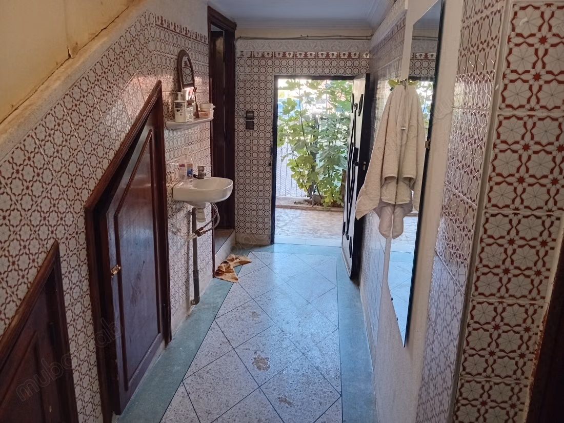 Maison merveilleuse à louer à Bouakkaz. 2 excellentes chambres. Jardin