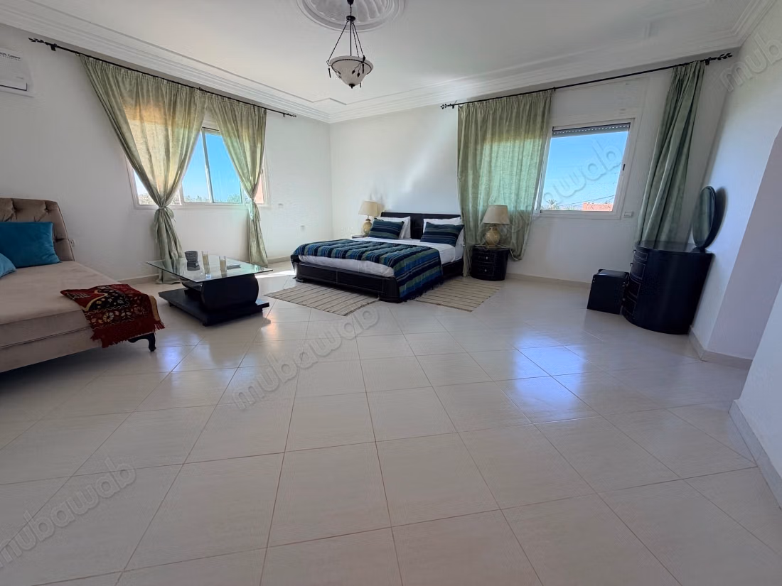 Villa 4 chambres avec entretien inclus piscine et hammam
