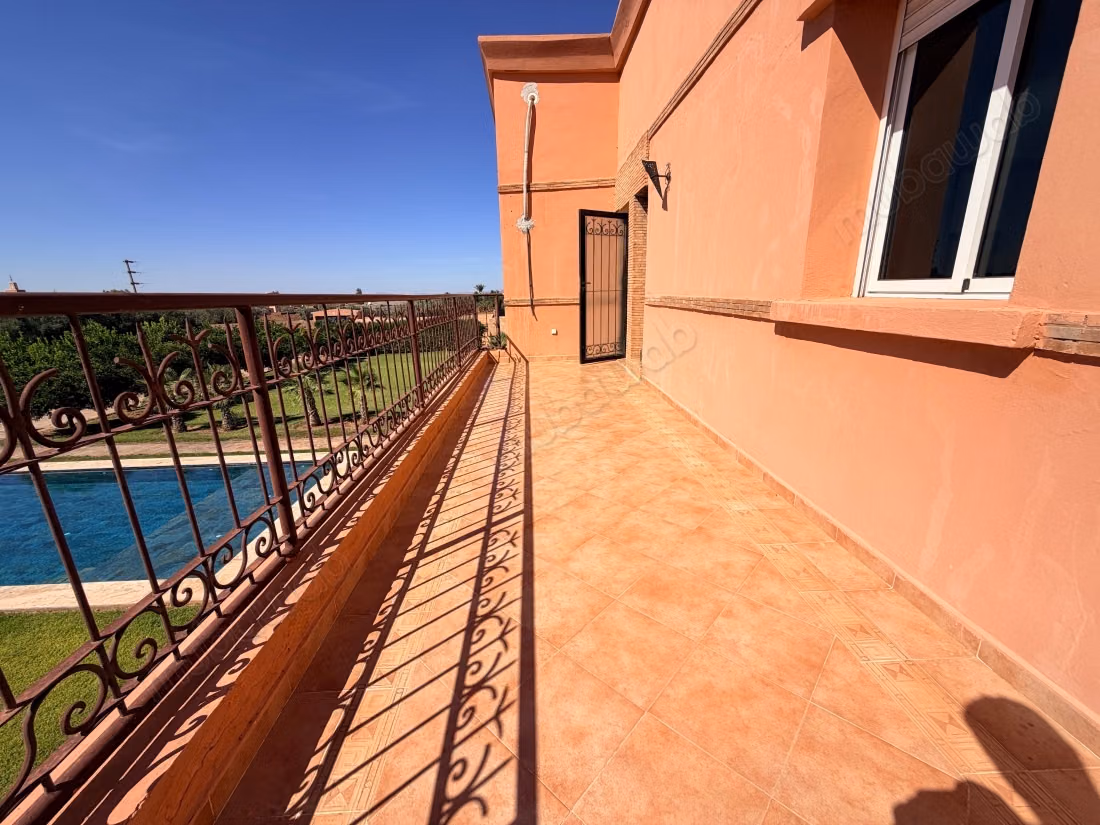 Villa 4 chambres avec entretien inclus piscine et hammam