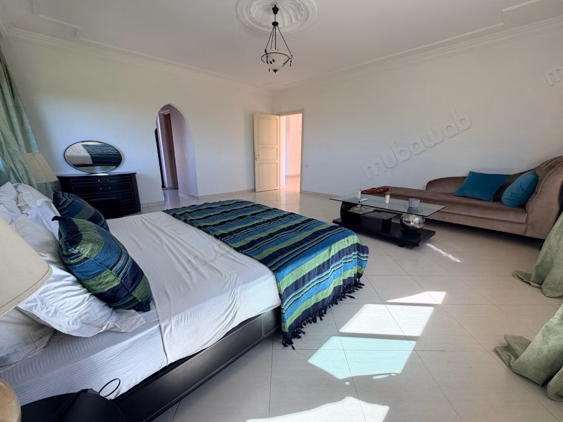 Villa 4 chambres avec entretien inclus piscine et hammam