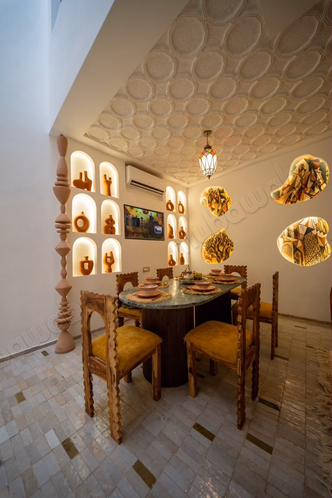 Riad Entièrement Rénové et Meublé à Vendre