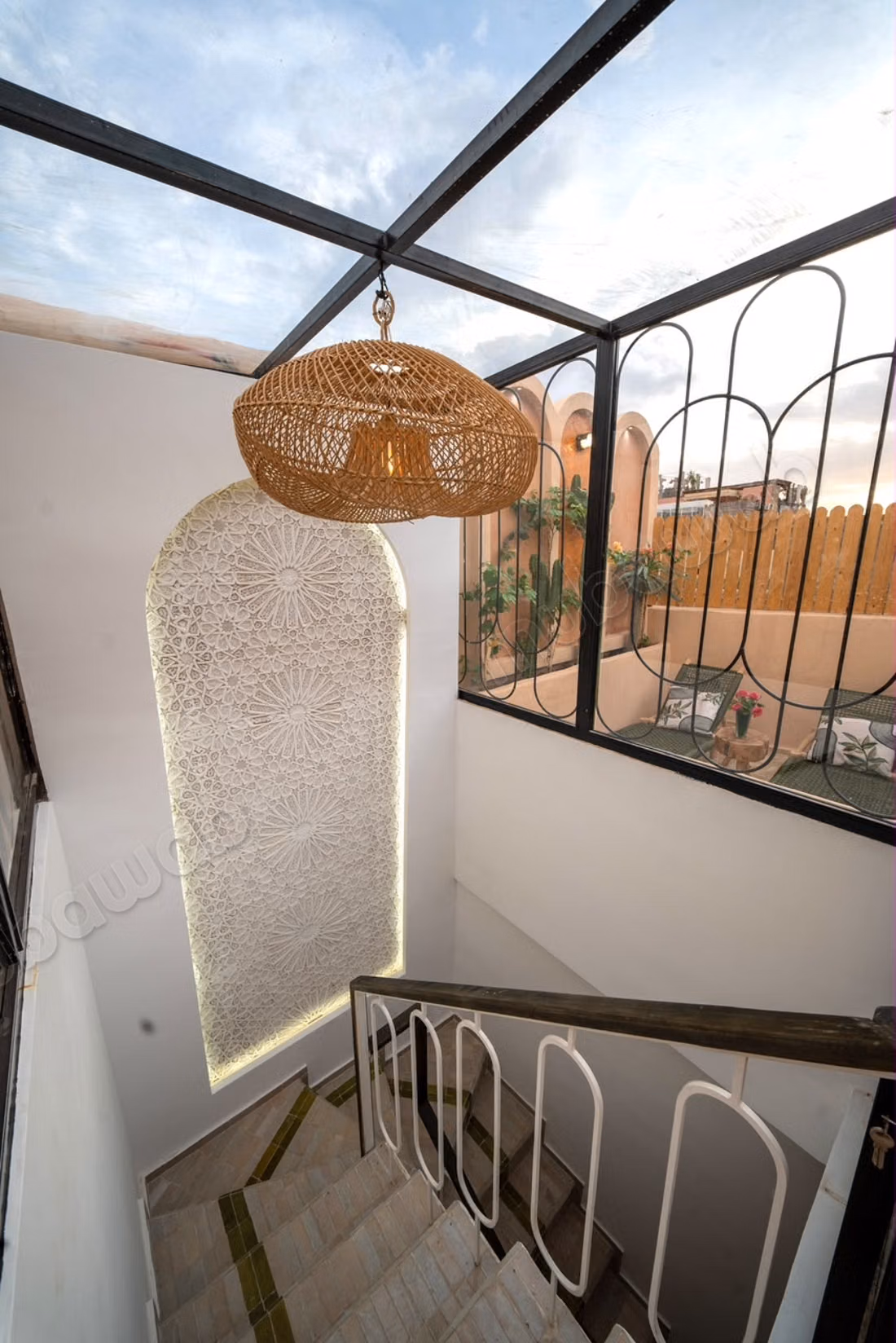 Riad Entièrement Rénové et Meublé à Vendre