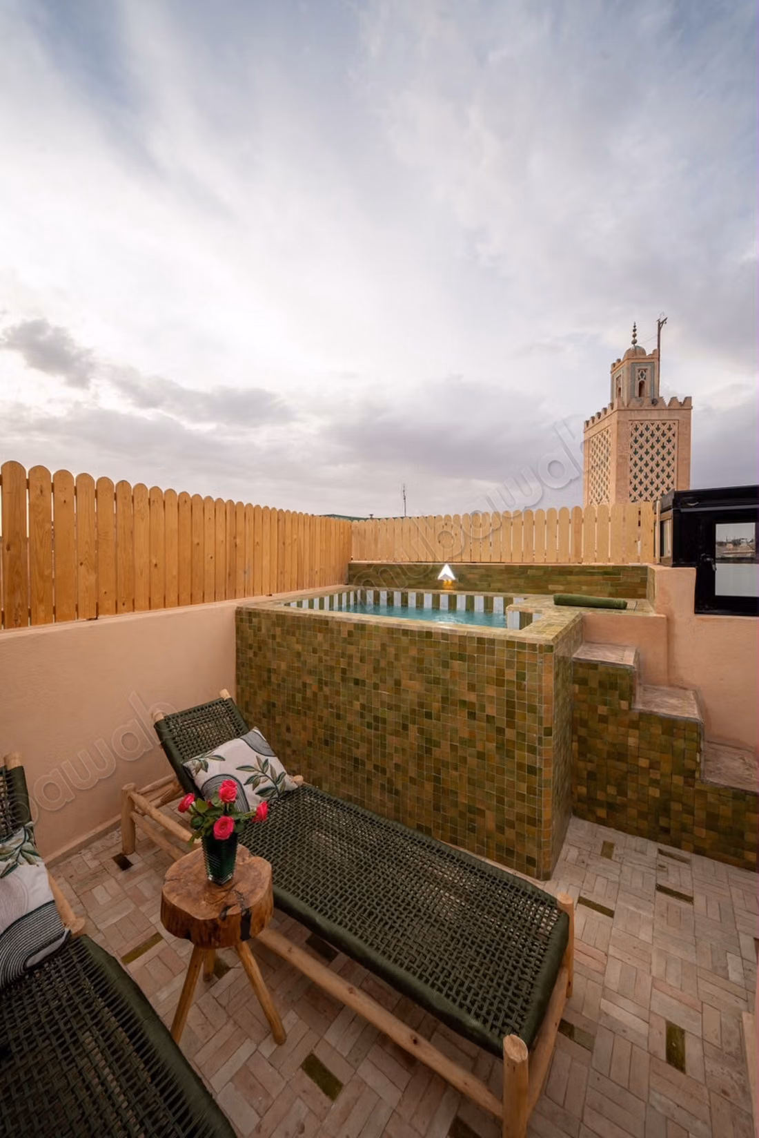 Riad Entièrement Rénové et Meublé à Vendre