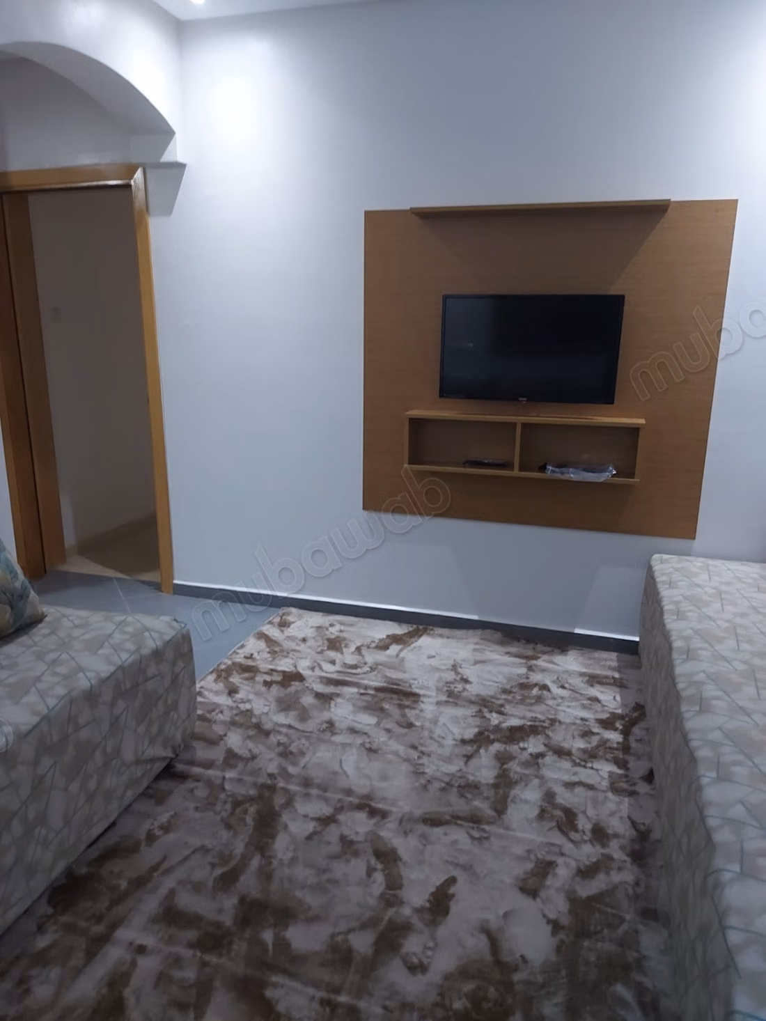 À vendre – maison avec magasin et 2 appartements