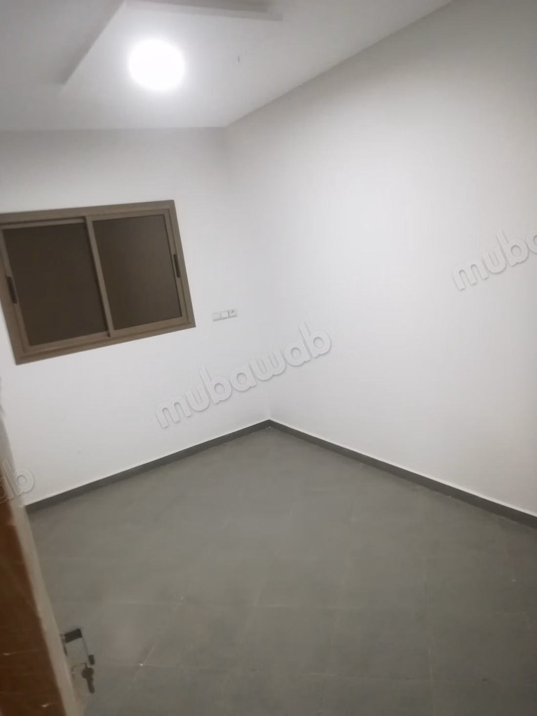 À vendre – maison avec magasin et 2 appartements