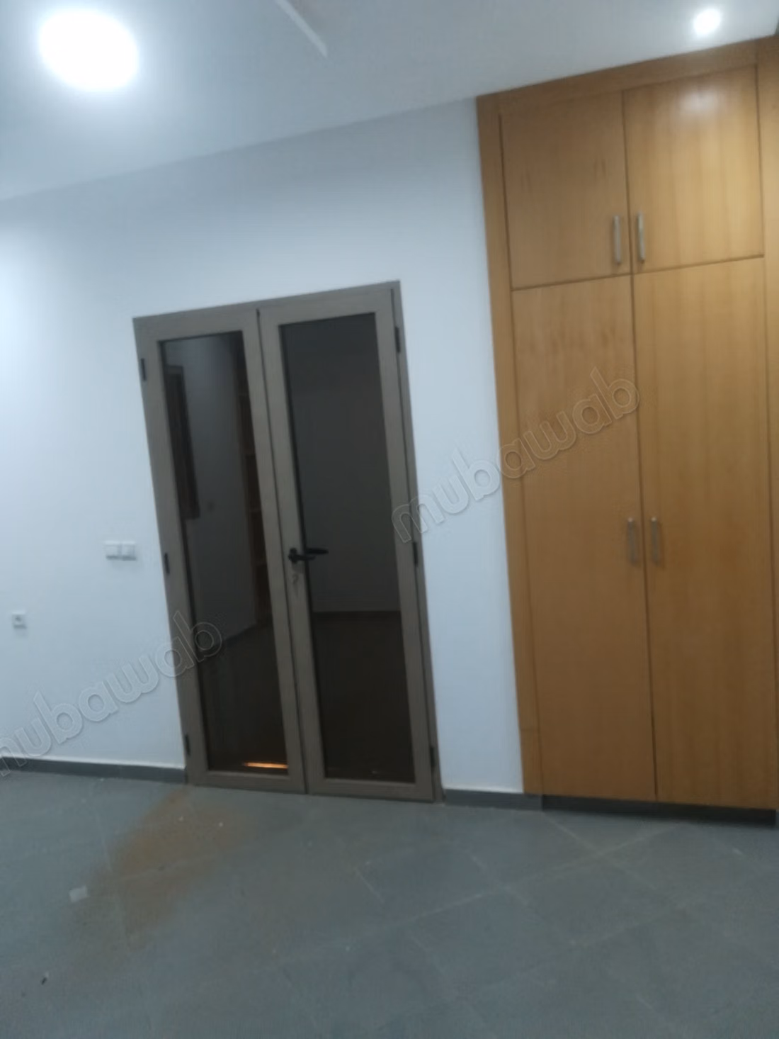 À vendre – maison avec magasin et 2 appartements