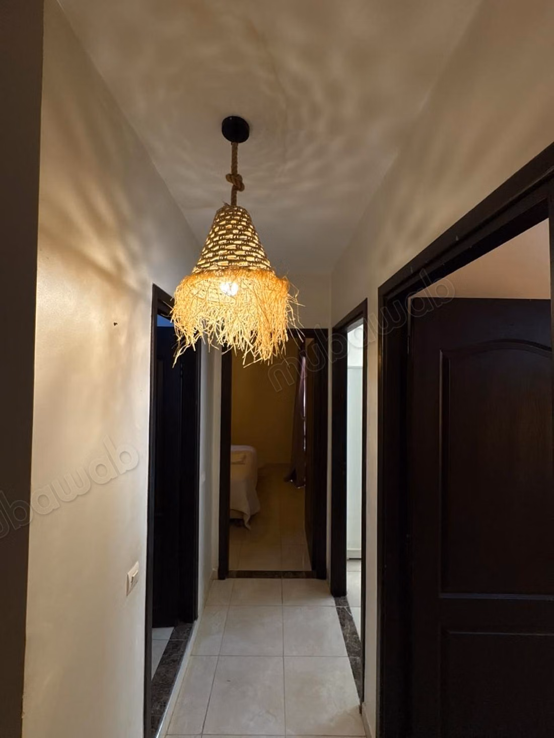 Appartement en location à Hay Mabrouka. 
2 chambres. 
Cuisine bien équipée