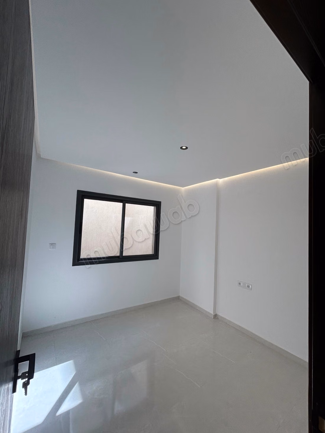 Superbe appartement à vendre à Martil. 
Superficie 80 m². 
Antenne parabolique, résidence sécurisée