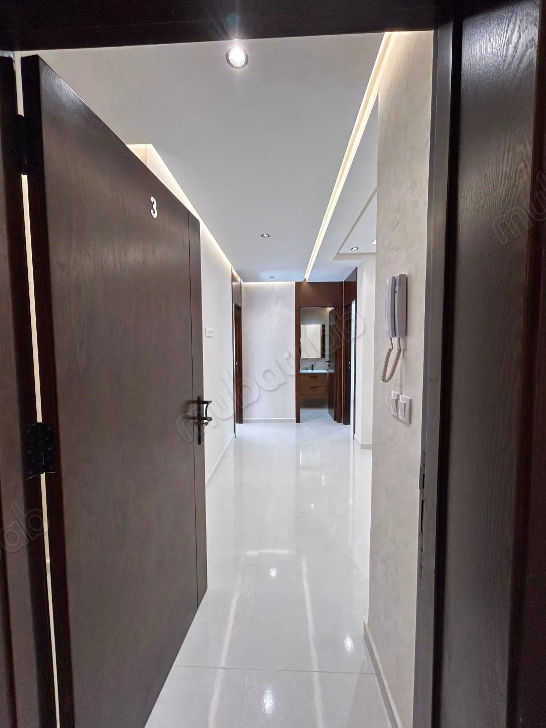 Superbe appartement à vendre à Martil. 
Superficie 80 m². 
Antenne parabolique, résidence sécurisée