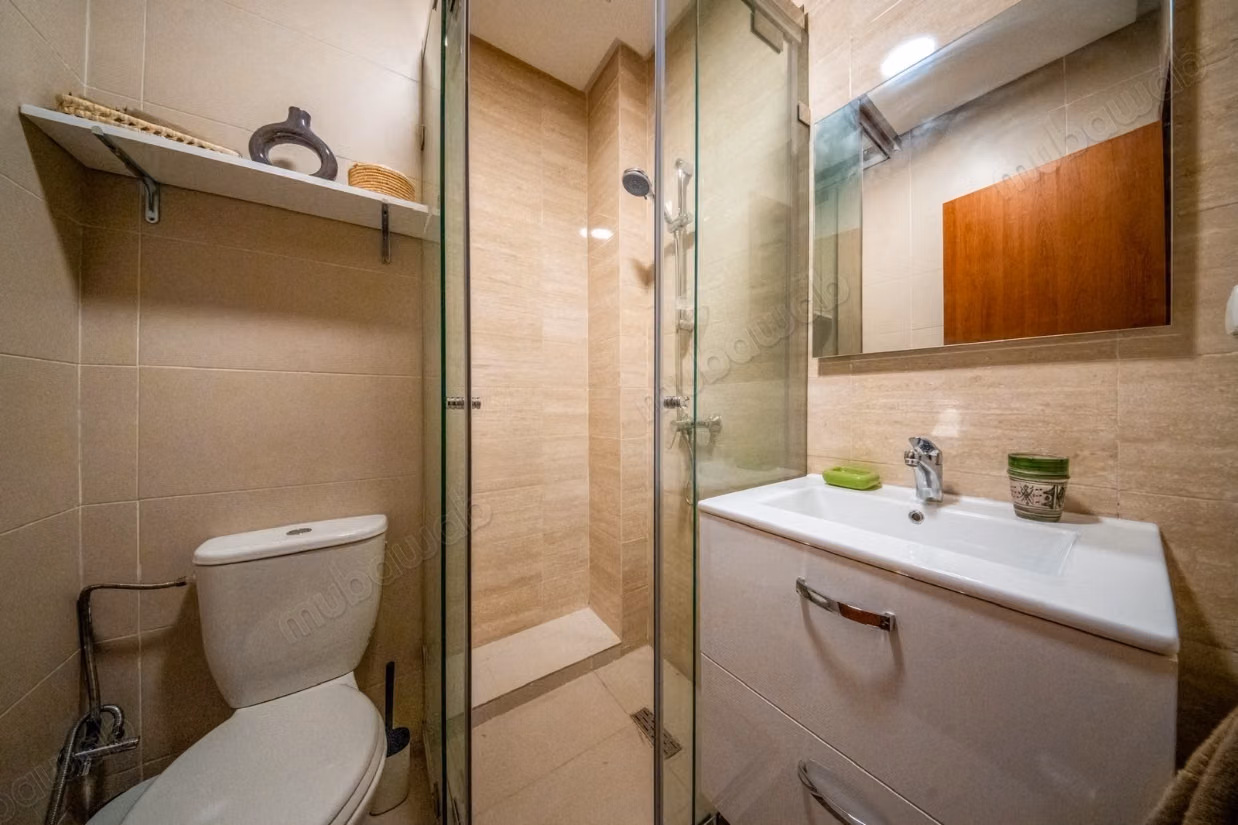 Appartement à louer à prestigia 
sous location possible 3 chambres.
Bien meublé