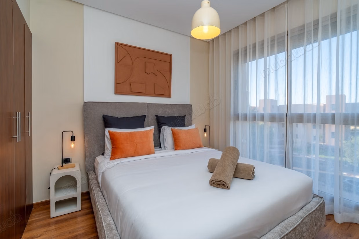 Appartement à louer à prestigia 
sous location possible 3 chambres.
Bien meublé