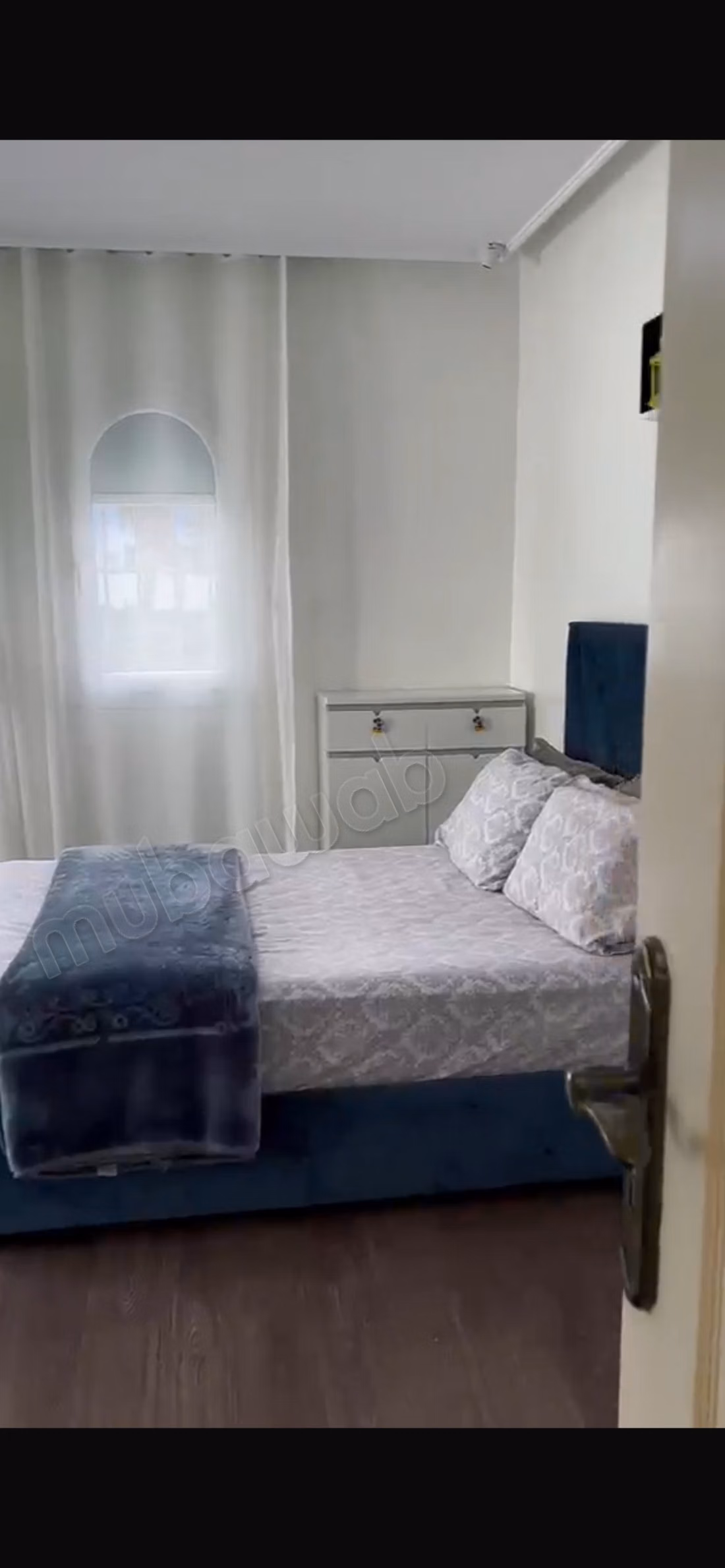 Bel appartement à louer au centre-ville. Superficie totale de 130 m². Meublé