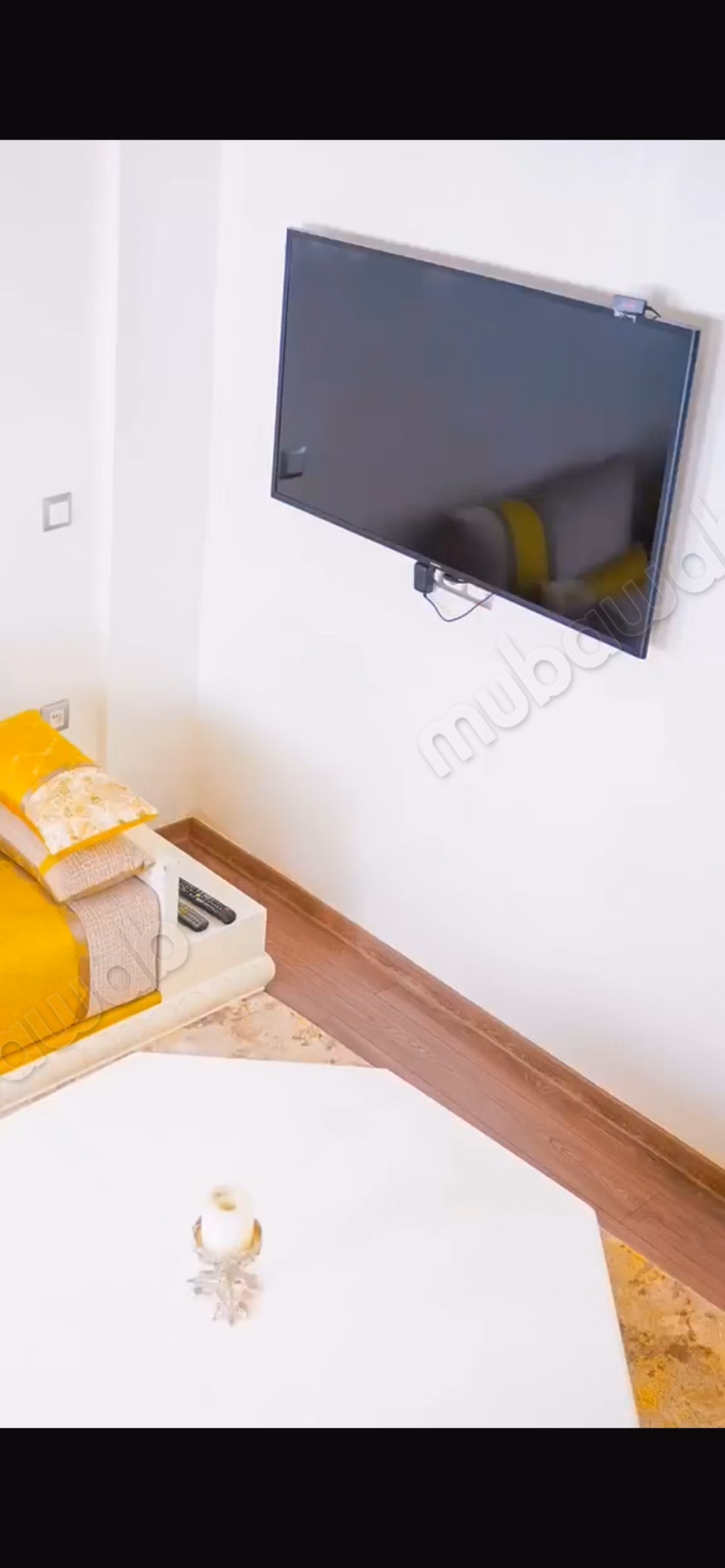 Bel appartement à louer au centre-ville. Superficie totale de 130 m². Meublé