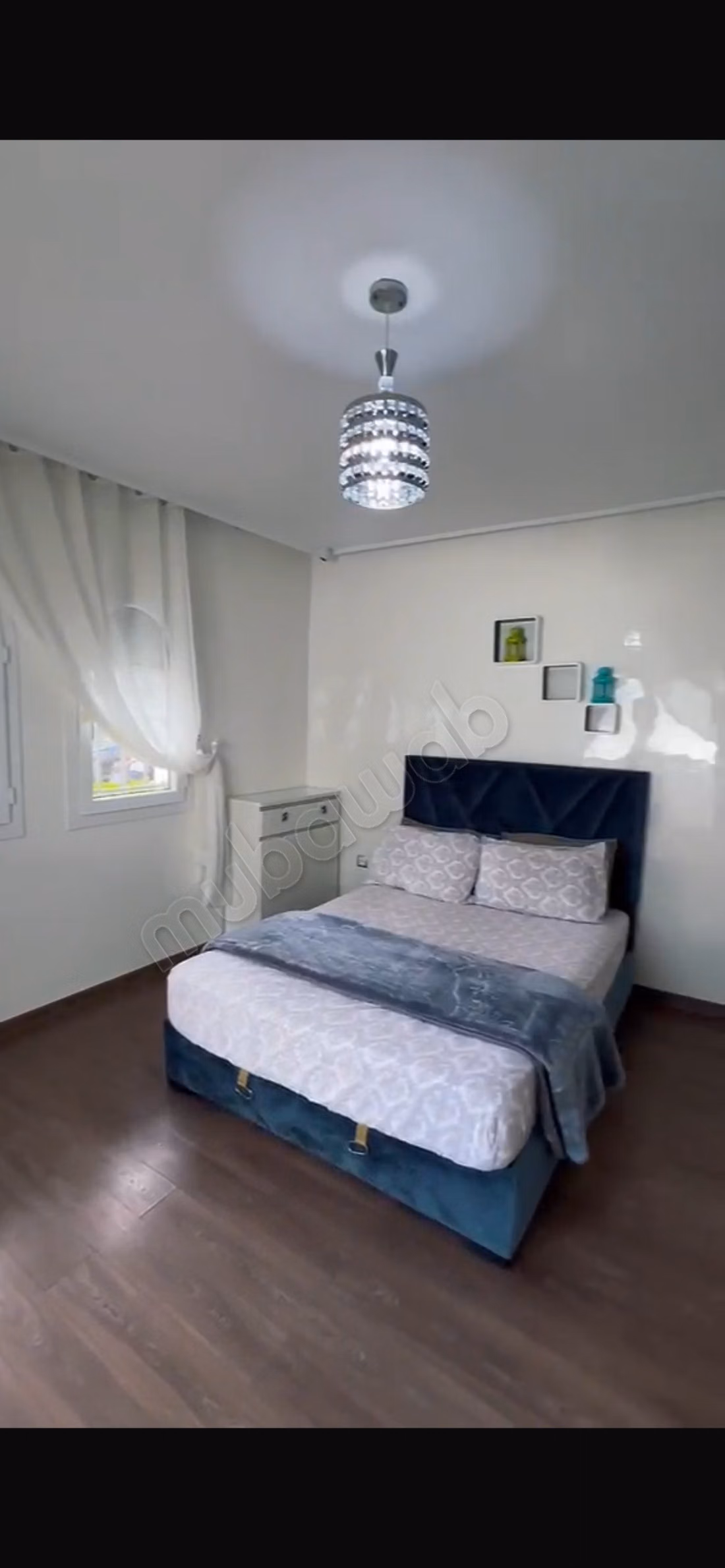 Bel appartement à louer au centre-ville. Superficie totale de 130 m². Meublé