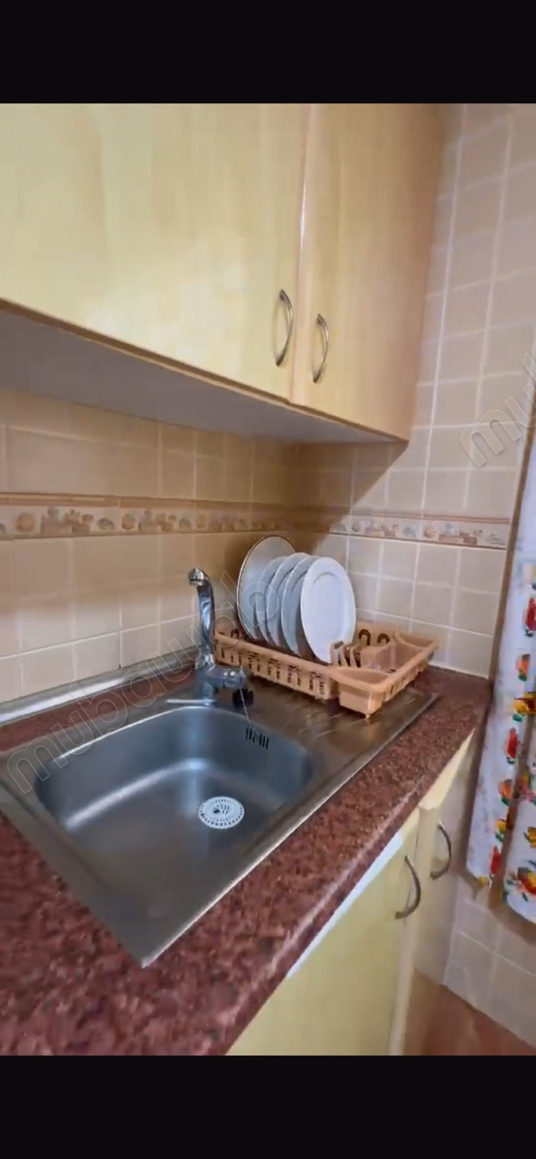 Bel appartement à louer au centre-ville. Superficie totale de 130 m². Meublé