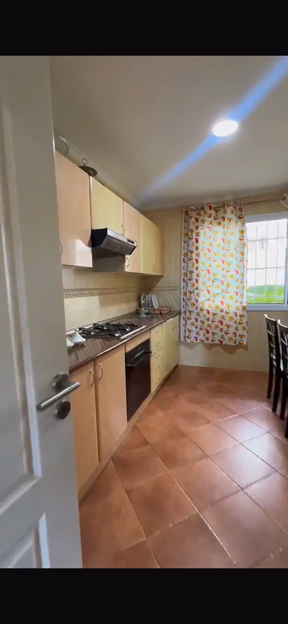 Bel appartement à louer au centre-ville. Superficie totale de 130 m². Meublé