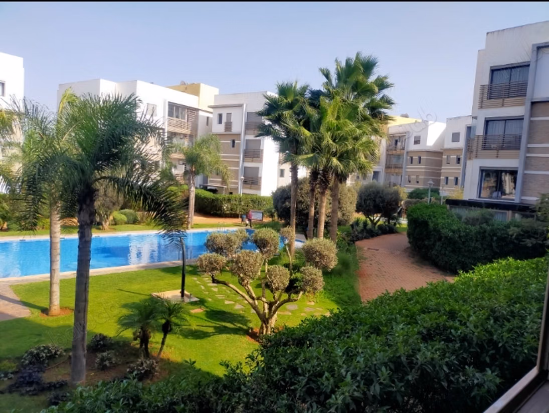 Apartamento de 2 habitaciones y salón en alquiler en Bouskoura