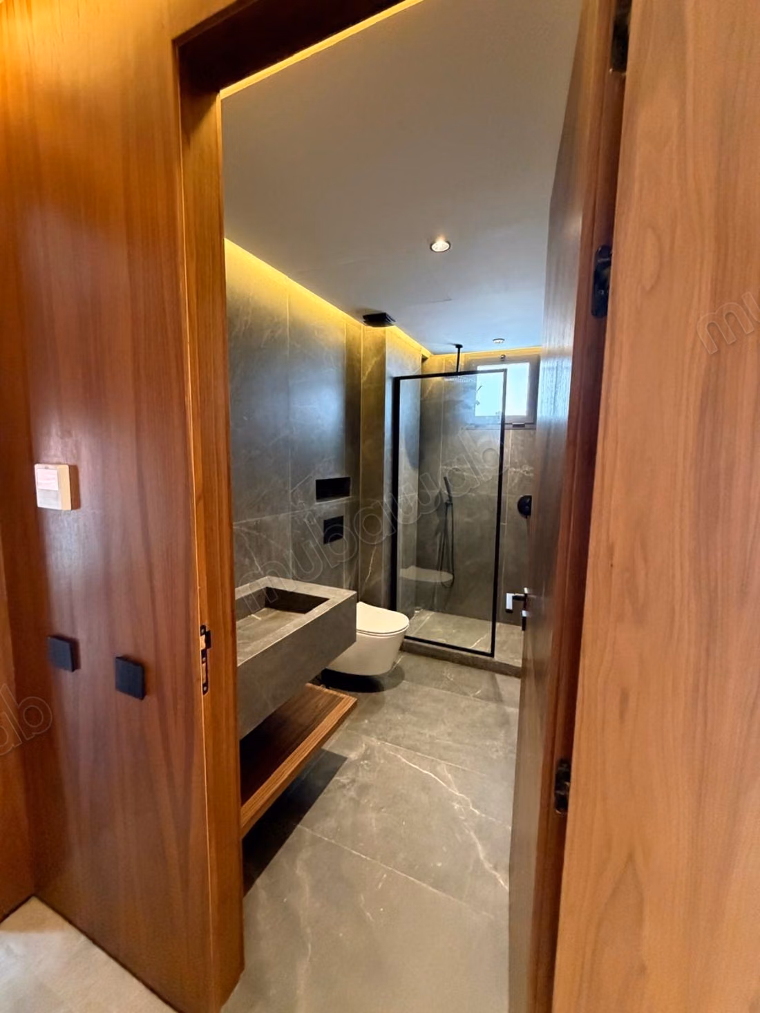 Mooi appartement te huur in Gauthier. 2 kamers. Satellietschotel, beveiligde residentie